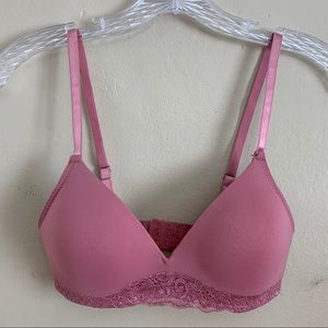 Marilyn Monroe Bra Pink Rose Comfortable Lave Detail Softly Molded Cups Small